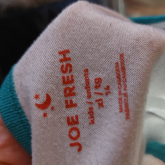 2 XL boys tank tops - Picture 2 of 4